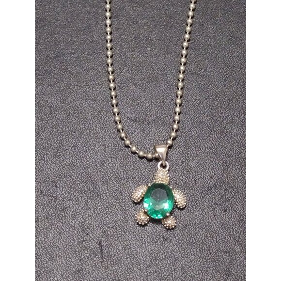 *Sale* Sterling silver green rhinestone turtle pendant necklace - Picture 11 of 11